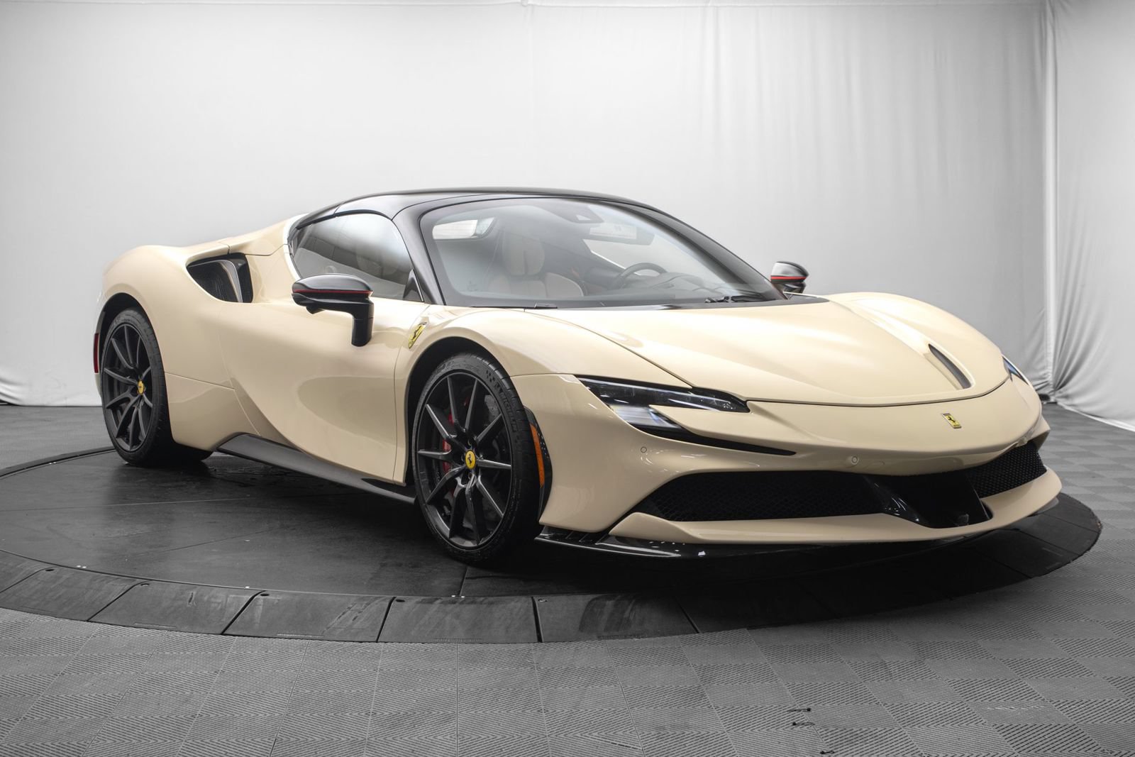 Used 2024 Ferrari SF90 Spider AWD/4WD image 8