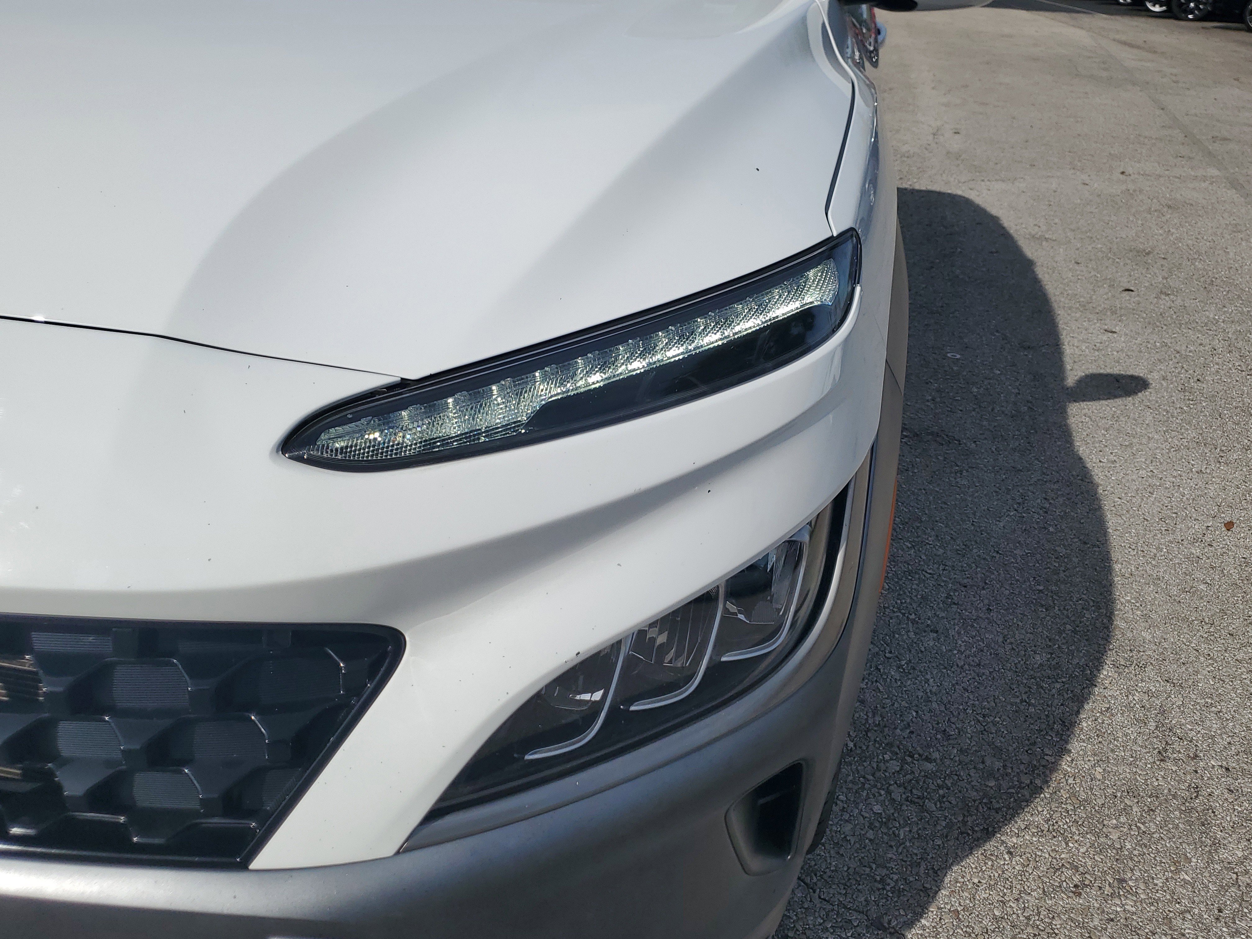 Used 2022 Hyundai Kona Limited image 3