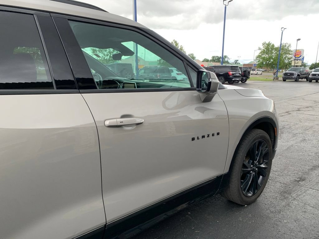 Used 2021 Chevrolet Blazer RS w/ Enhanced Convenience Package AWD/4WD image 13