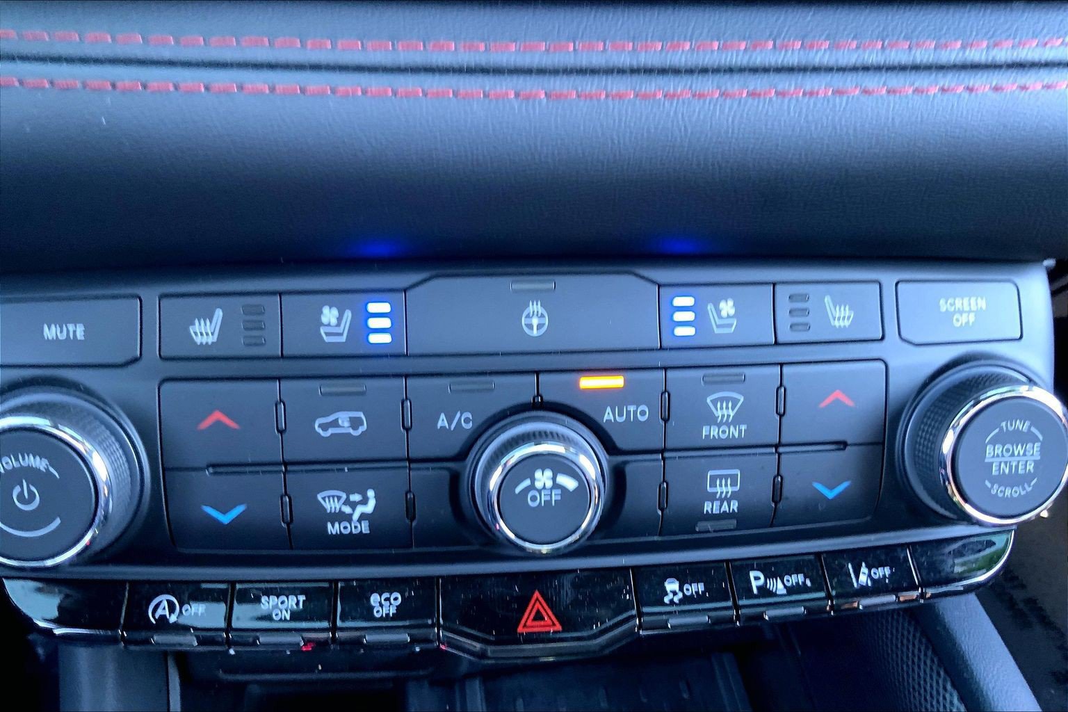 Certified 2025 Dodge Durango GT AWD/4WD image 32