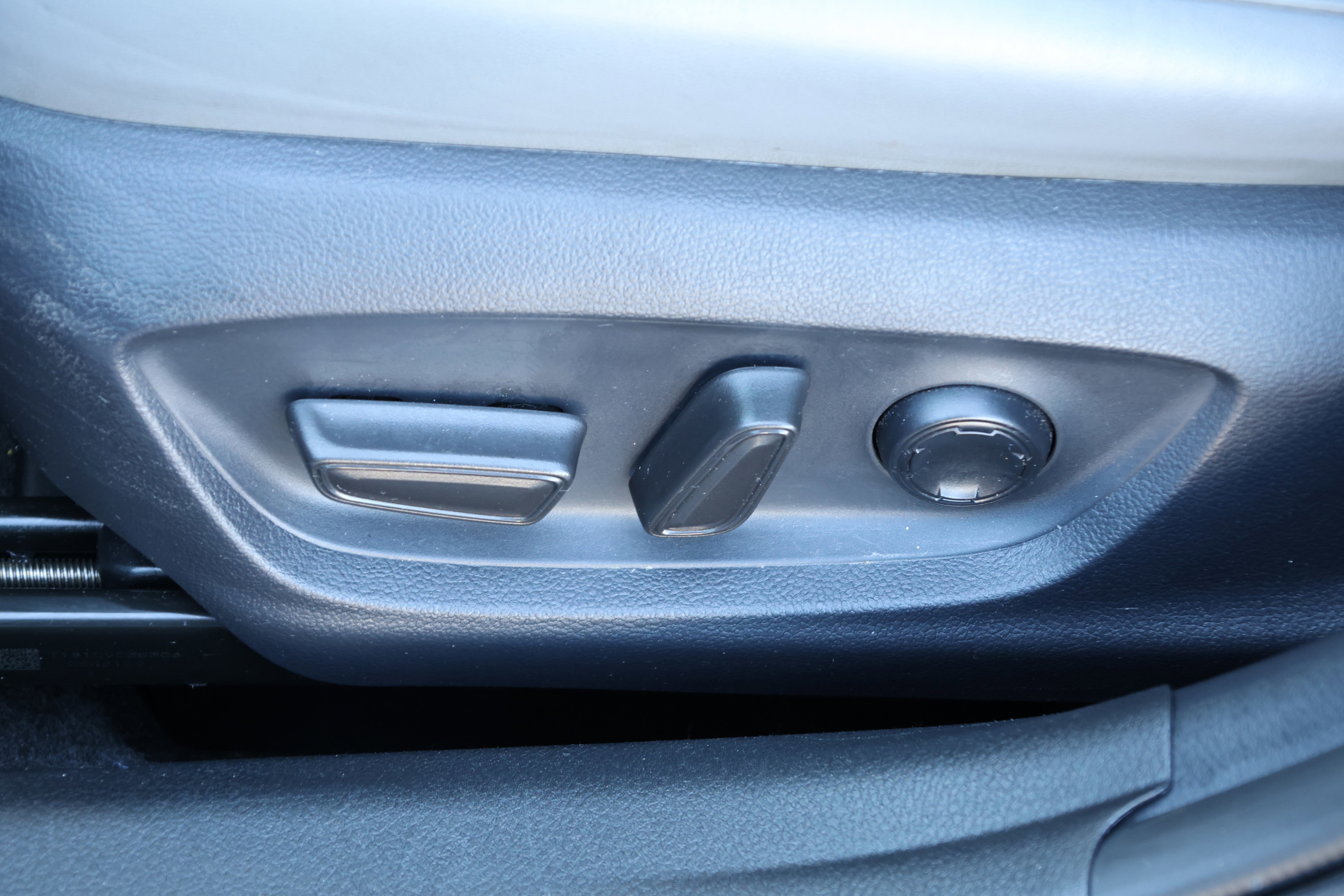 Used 2019 Toyota Avalon Limited w/ Advanced Safety Package image 32