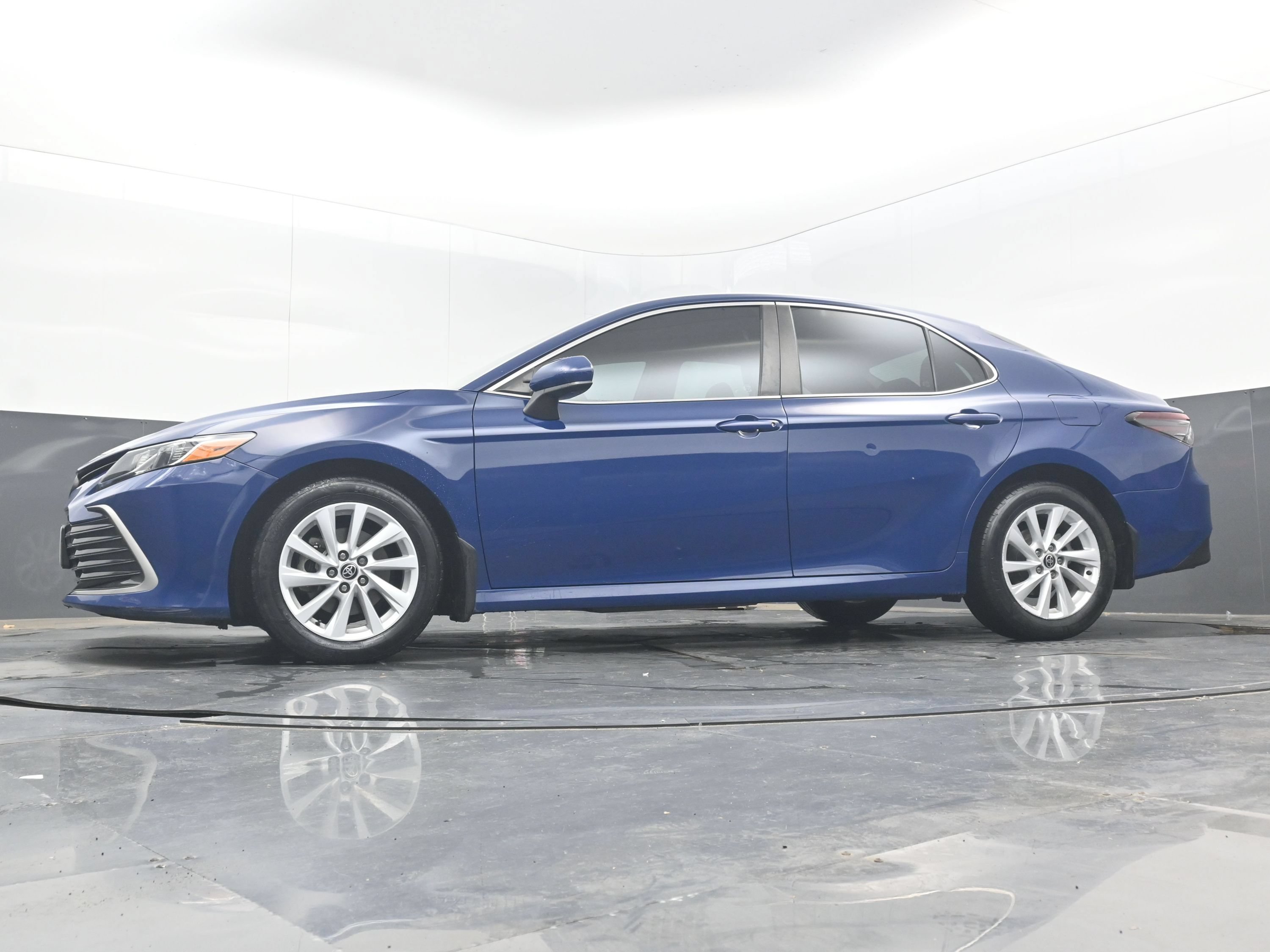 Used 2023 Toyota Camry LE FWD image 28