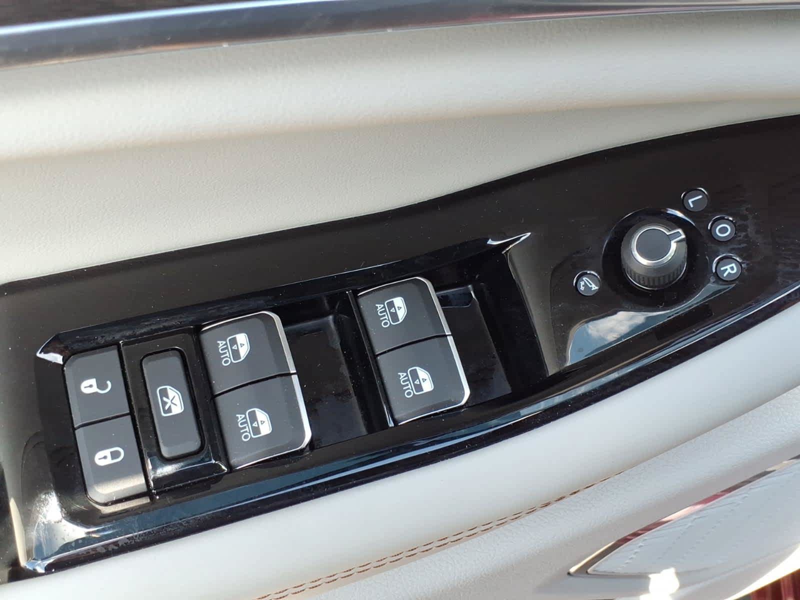 Used 2023 Jeep Grand Cherokee Overland AWD/4WD image 24