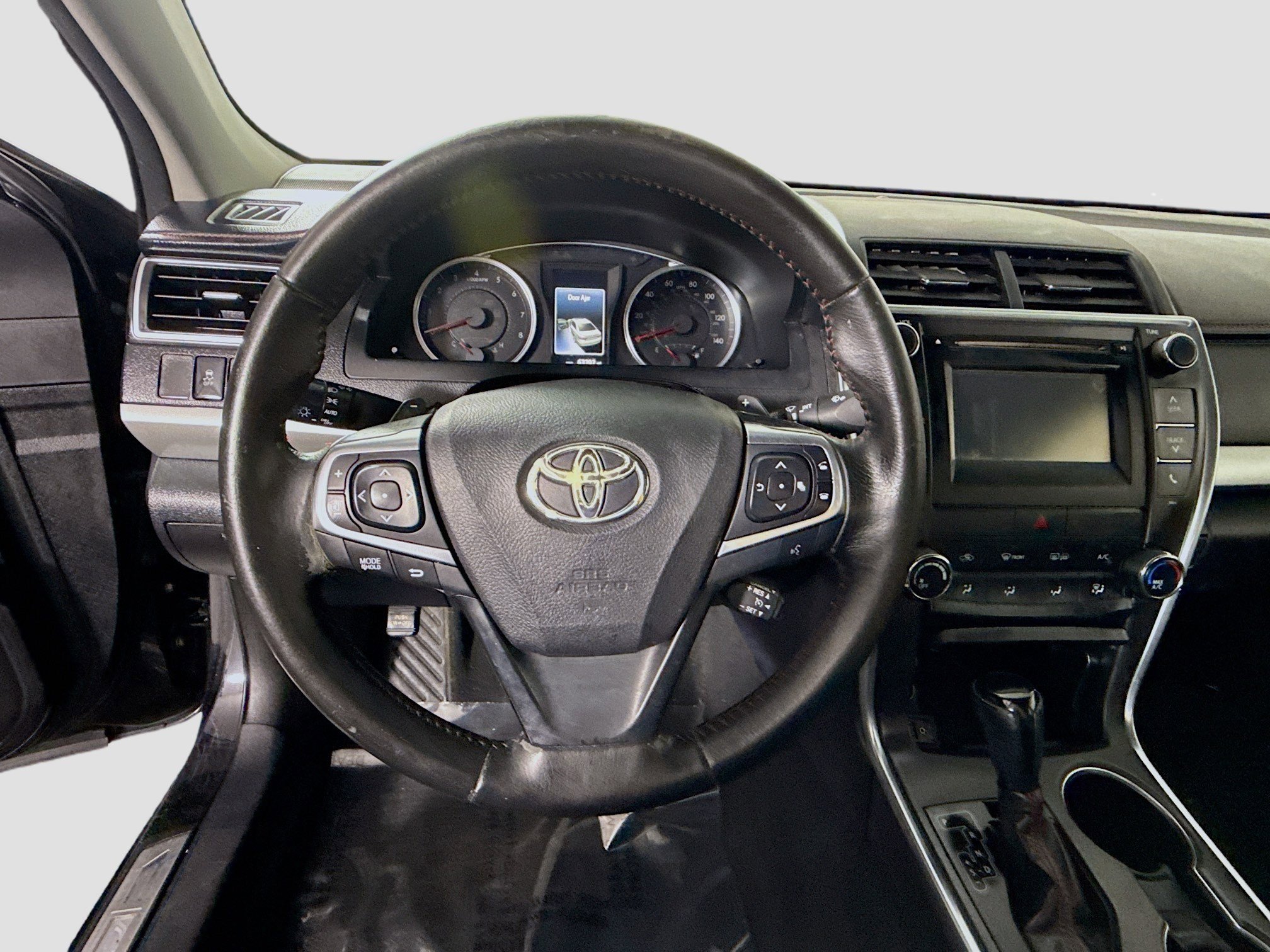 Used 2016 Toyota Camry SE image 13