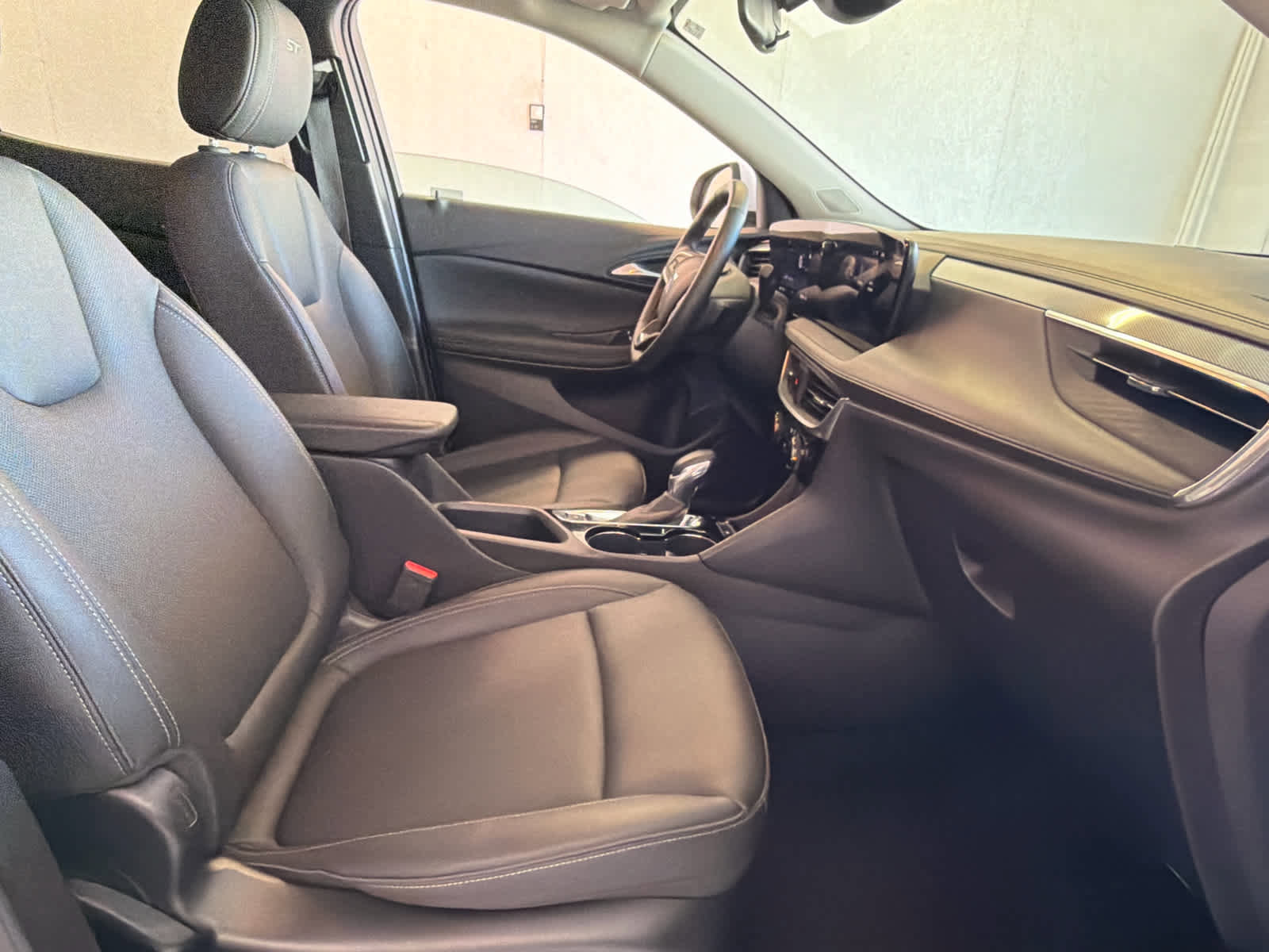 Used 2024 Buick Encore GX Sport Touring w/ Comfort Package image 24