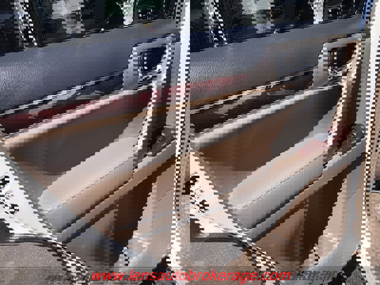 Used 2016 Lexus GX 460 w/ Premium Package image 16