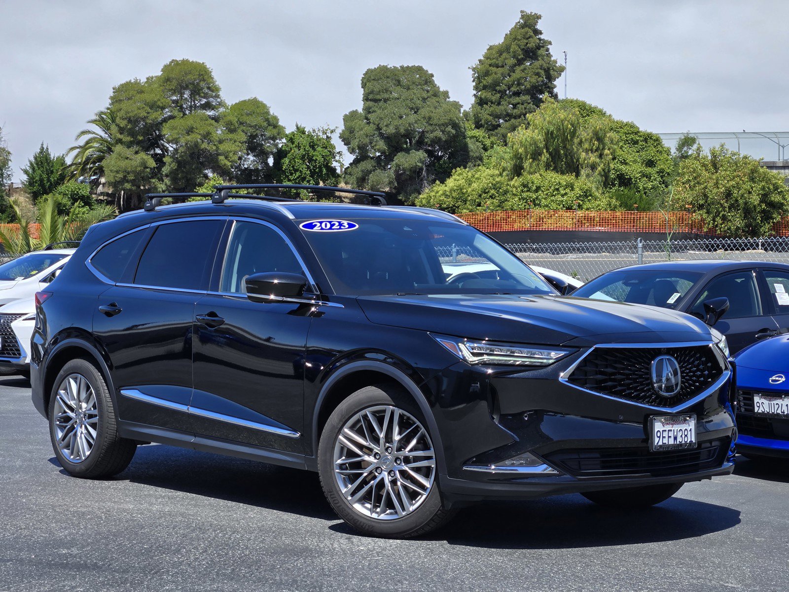 Used 2023 Acura MDX SH-AWD w/ Advance Package image 1