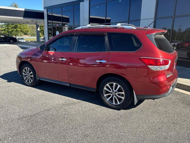 Used 2013 Nissan Pathfinder SV AWD/4WD image 6