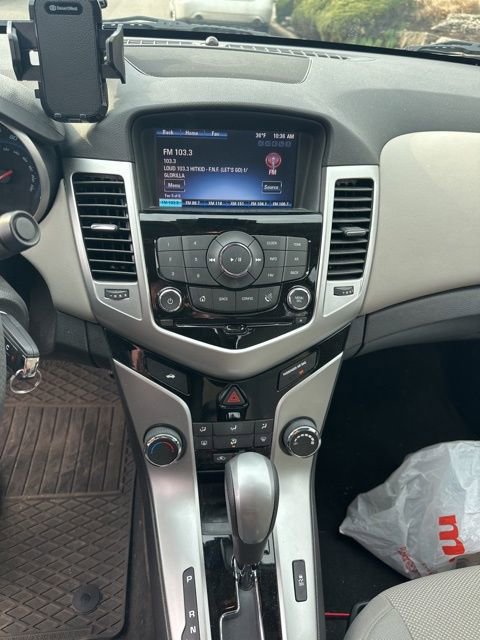 Used 2015 Chevrolet Cruze LT image 13