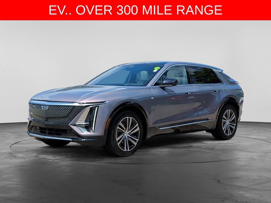 Used 2024 Cadillac Lyriq Luxury w/ LPO, Floor Liner Package AWD/4WD image 3