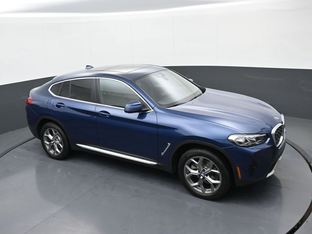 Used 2025 BMW X4 xDrive30i w/ Premium Package image 29