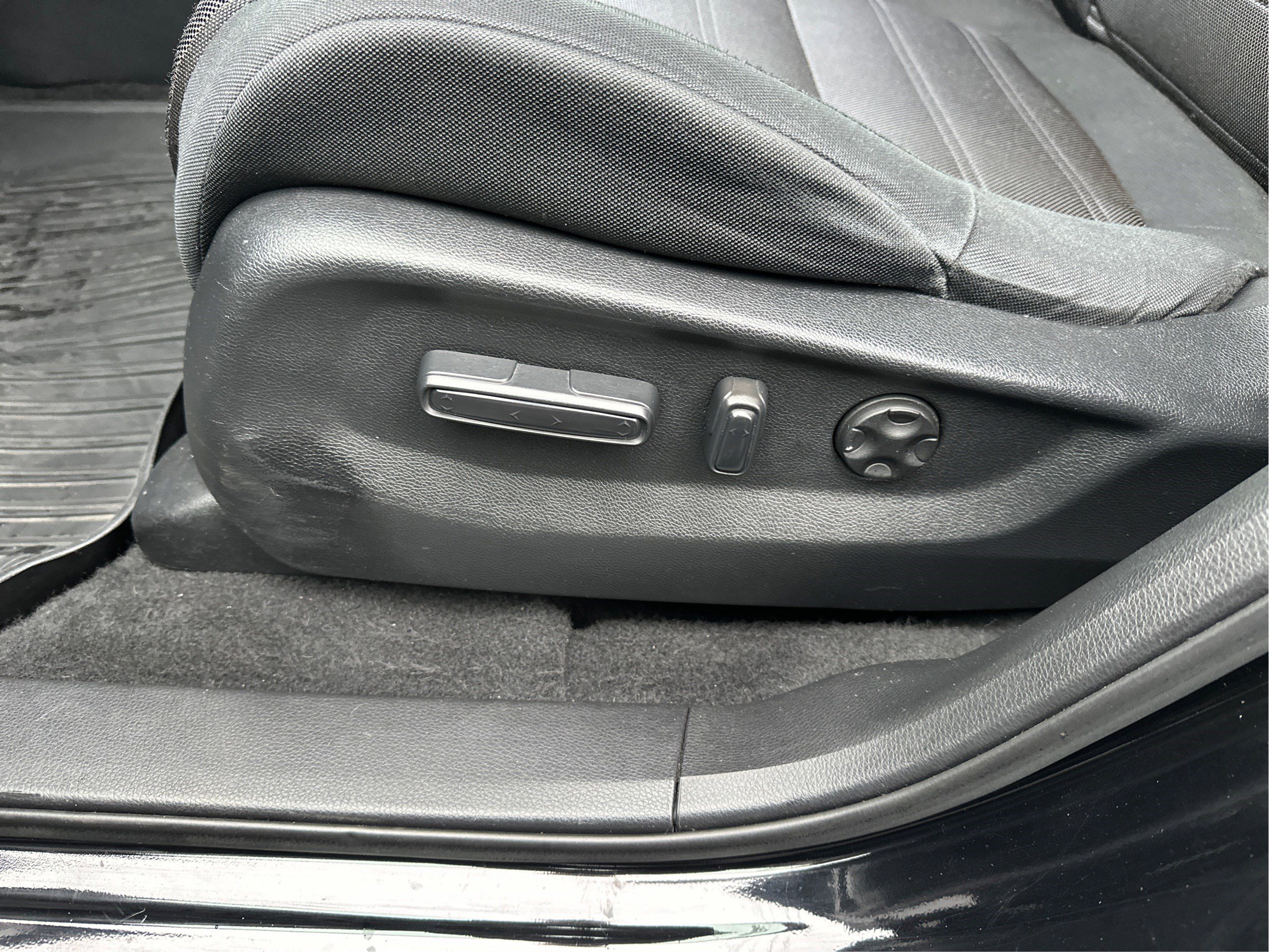 Used 2018 Honda CR-V EX image 19