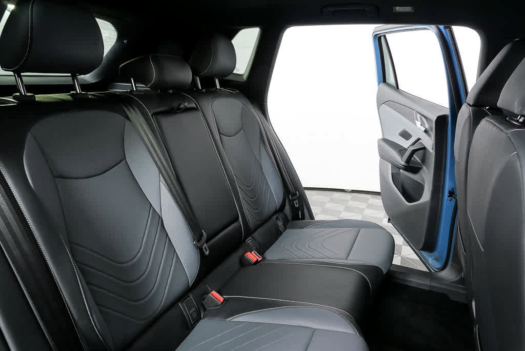 Certified 2025 Volkswagen Tiguan SE R-Line AWD/4WD image 24