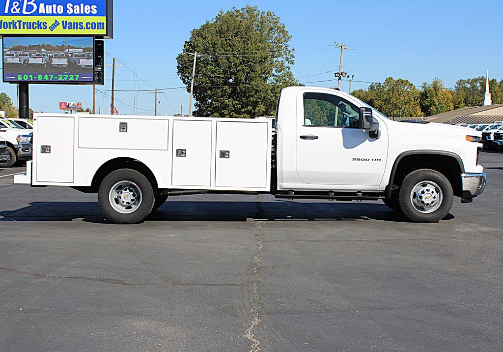Used 2024 Chevrolet Silverado 3500 W/T w/ Snow Plow Prep Package image 9