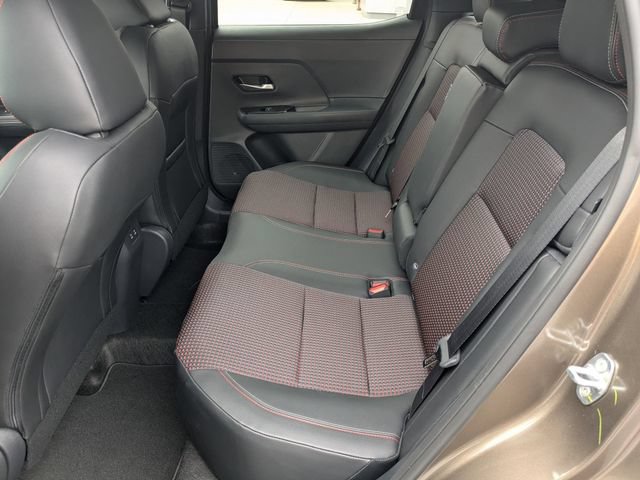 New 2026 Nissan Kicks SR w/ Cold Weather Package FWD image 24