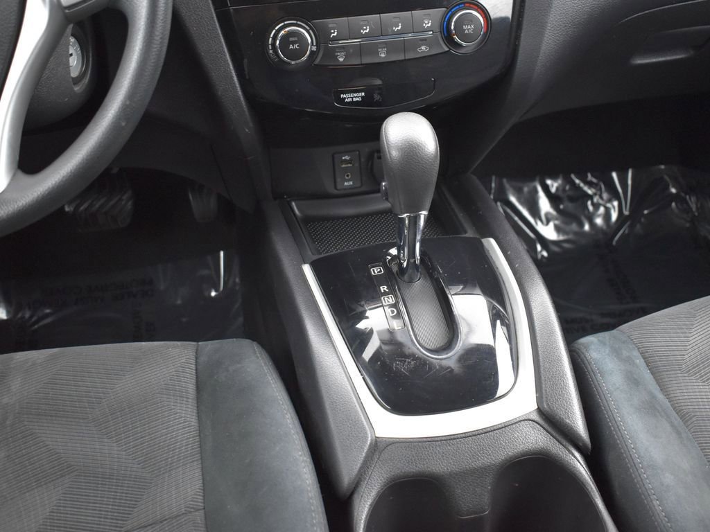 Used 2016 Nissan Rogue S image 23