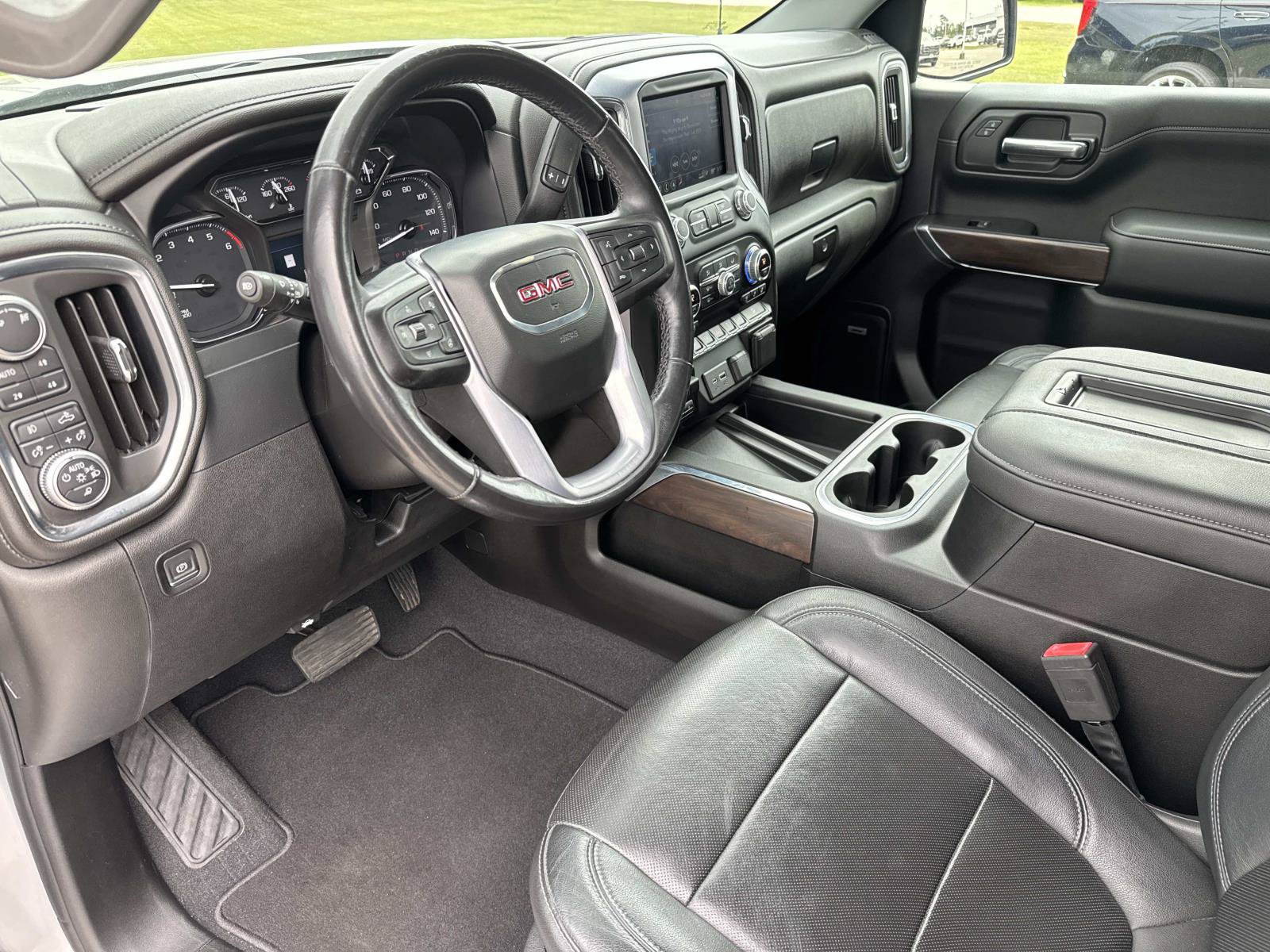Used 2019 GMC Sierra 1500 SLT w/ SLT Premium Plus Package AWD/4WD image 28