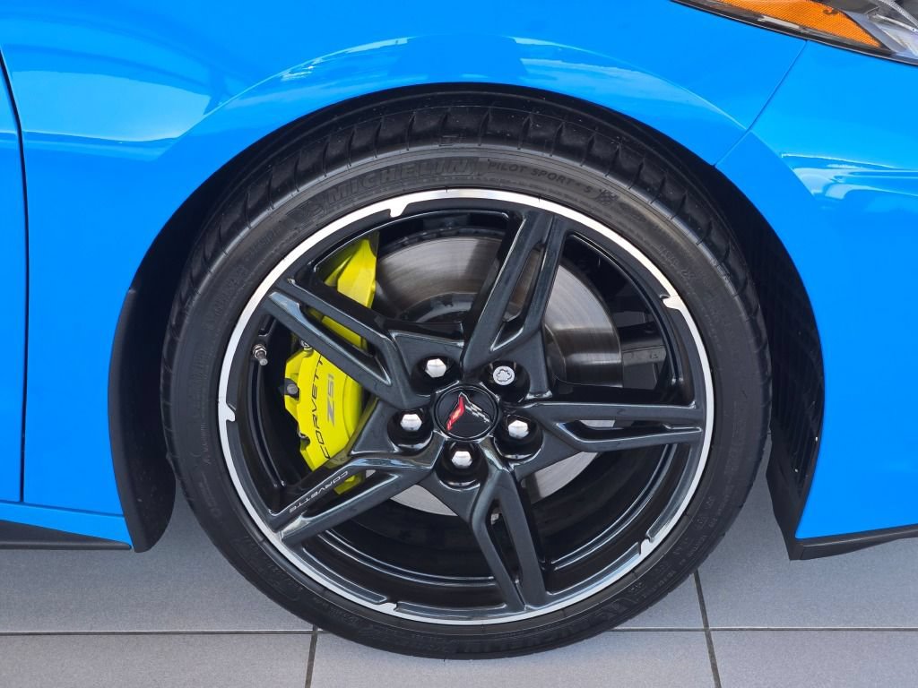 Used 2021 Chevrolet Corvette Stingray Premium Cpe w/ Z51 Performance Package RWD image 5