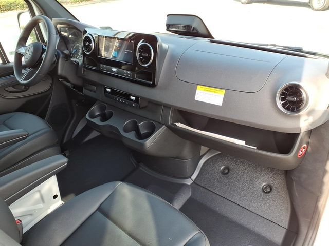 New 2025 Mercedes-Benz eSprinter 170 Cargo image 16