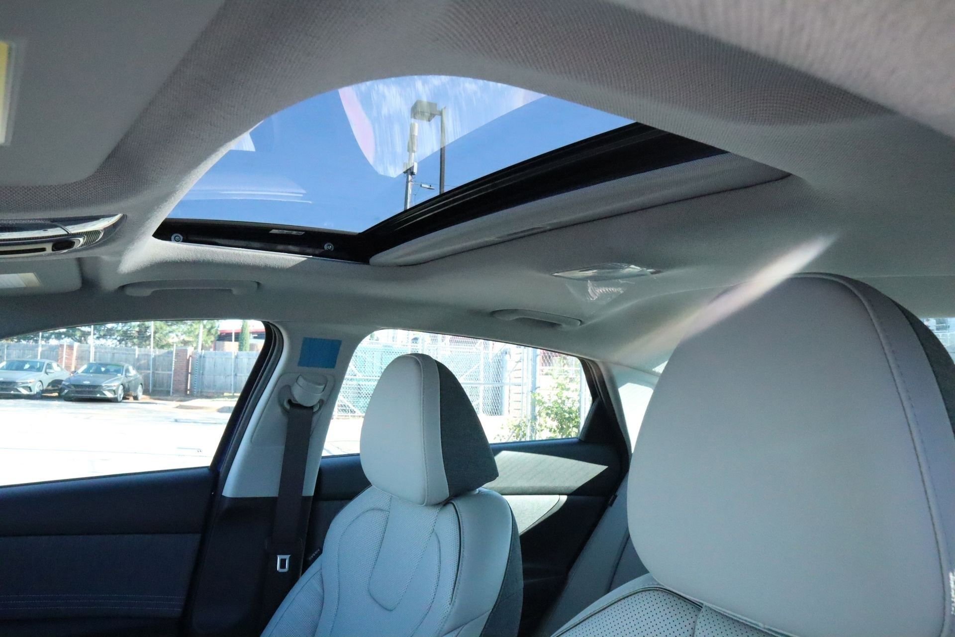 New 2026 Hyundai Elantra Limited image 22