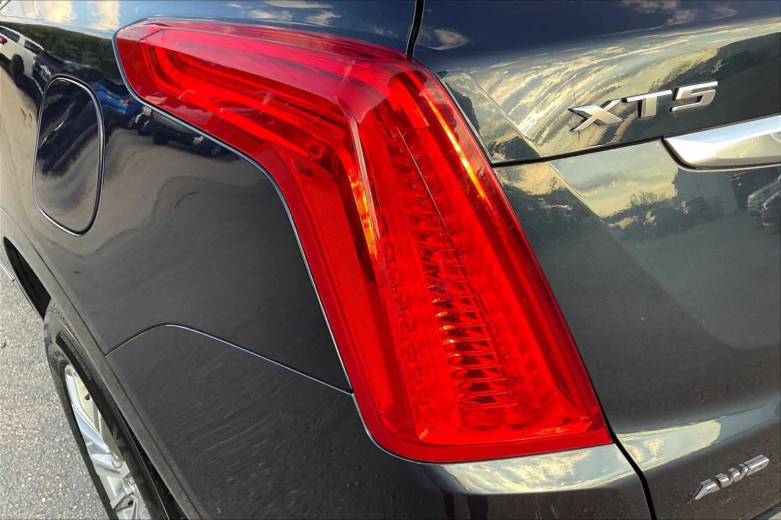 Used 2018 Cadillac XT5 Luxury w/ Driver Awareness Package image 47