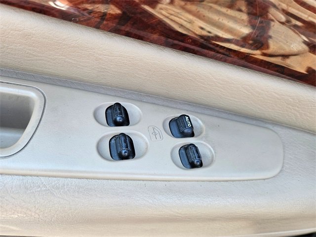 Used 2002 Chrysler Sebring LXi image 15