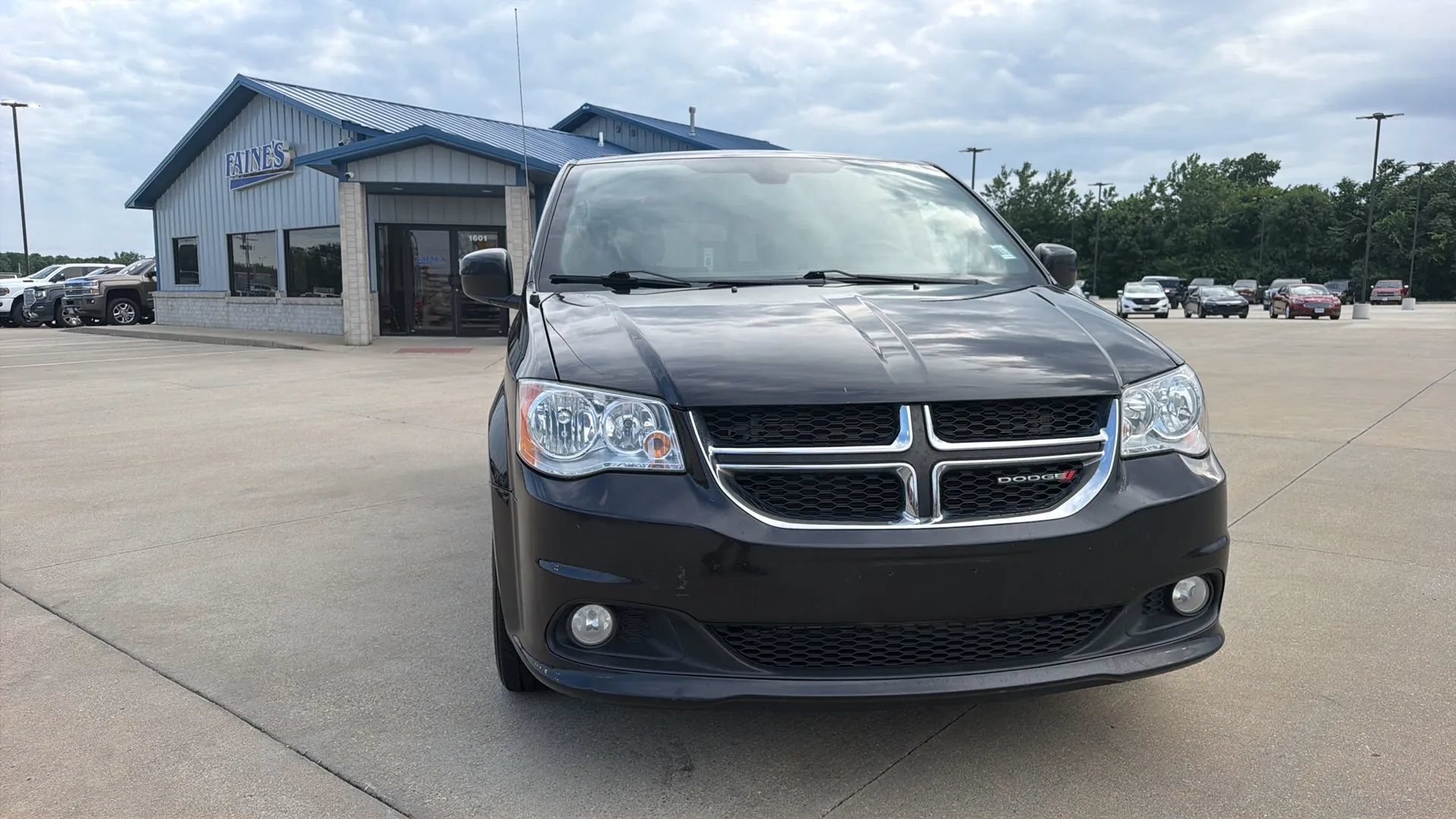 Used 2019 Dodge Grand Caravan SXT w/ Driver Convenience Group FWD image 31