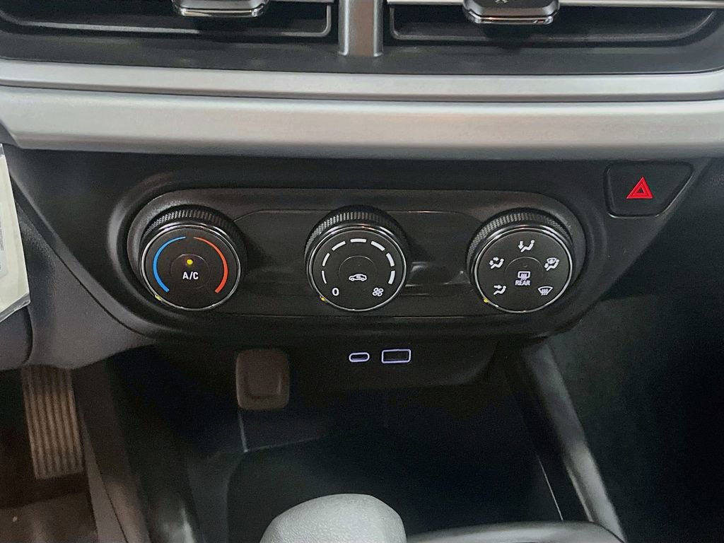 Used 2025 Chevrolet Trax LS w/ Driver Confidence Package FWD image 16