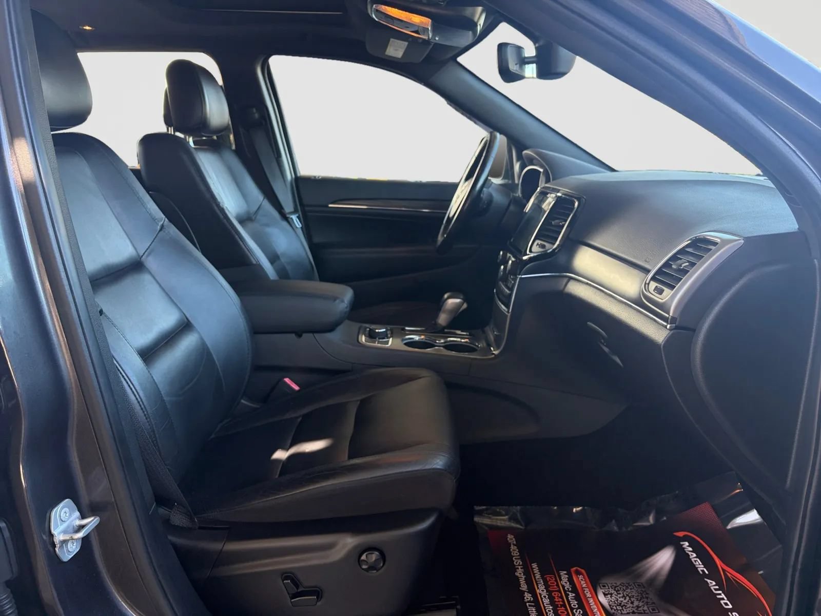 Used 2020 Jeep Grand Cherokee Limited AWD/4WD image 20