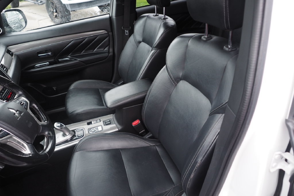 Used 2020 Mitsubishi Outlander GT AWD/4WD image 13