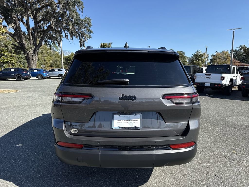 New 2025 Jeep Grand Cherokee L Altitude image 4