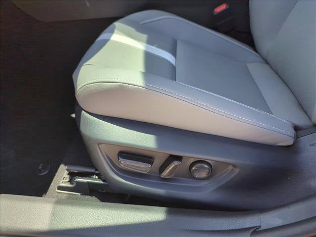 Used 2026 Toyota Camry SE FWD image 13