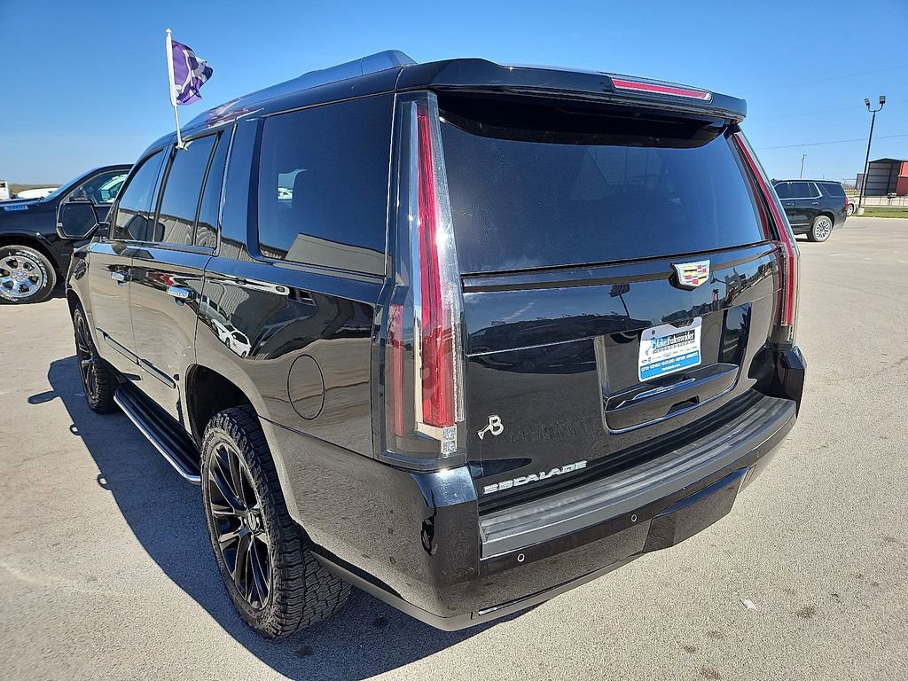 Used 2020 Cadillac Escalade Luxury w/ Escalade Sport Edition AWD/4WD image 5