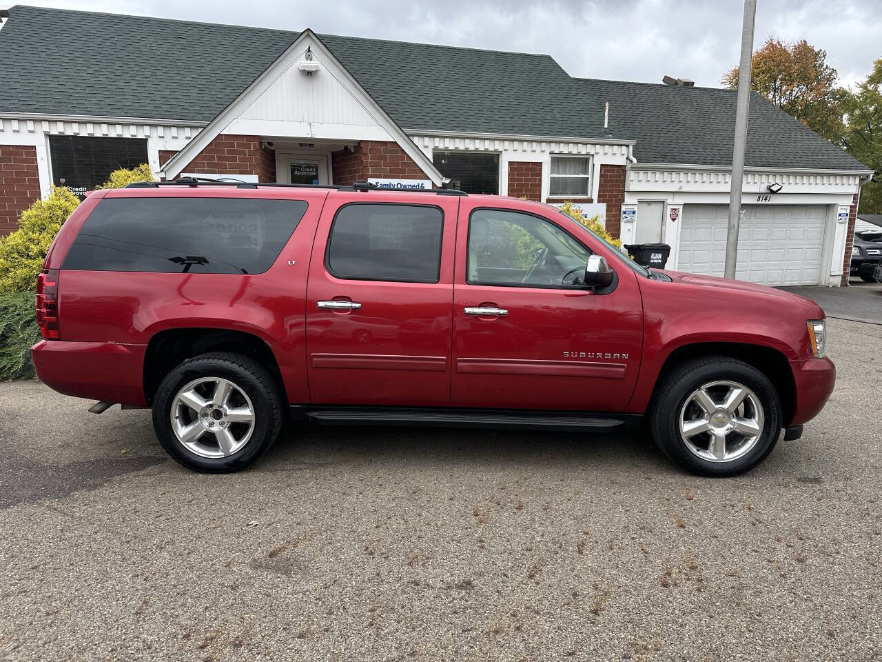 Used 2012 Chevrolet Suburban LT w/ All-Star Edition image 9