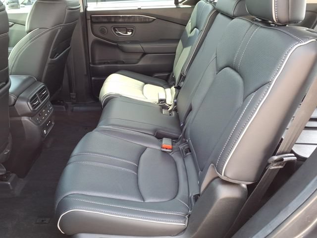 Used 2025 Honda Pilot Elite image 15
