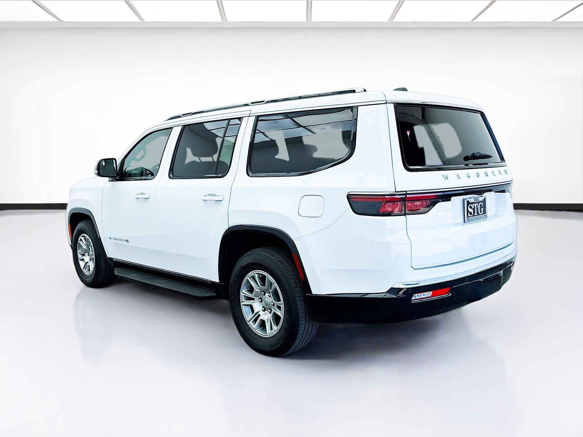 Used 2024 Jeep Wagoneer 2WD image 6