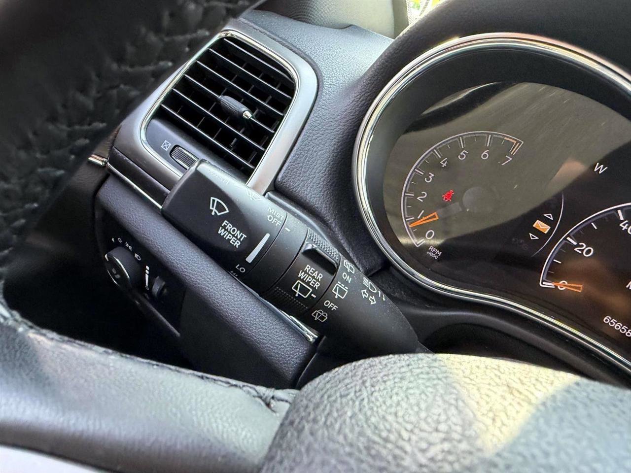 Used 2018 Jeep Grand Cherokee Limited AWD/4WD image 28