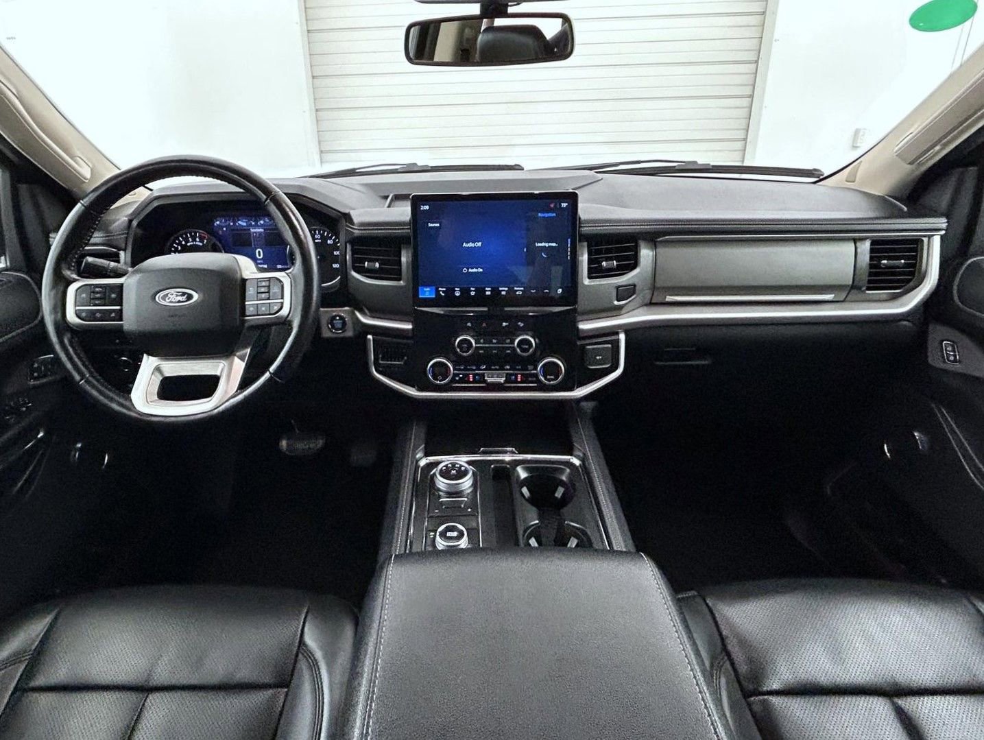 Used 2024 Ford Expedition XLT image 13