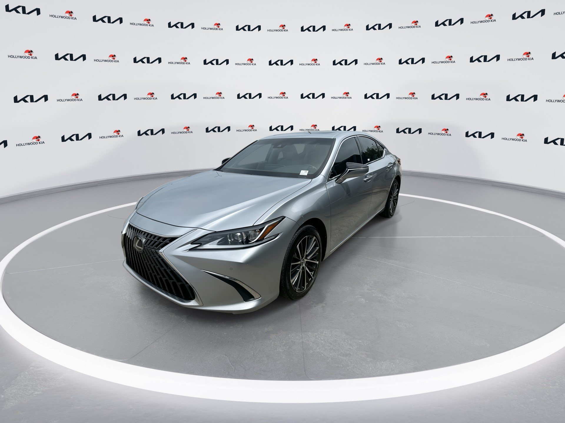 Used 2023 Lexus ES 350 w/ Premium Package FWD image 4