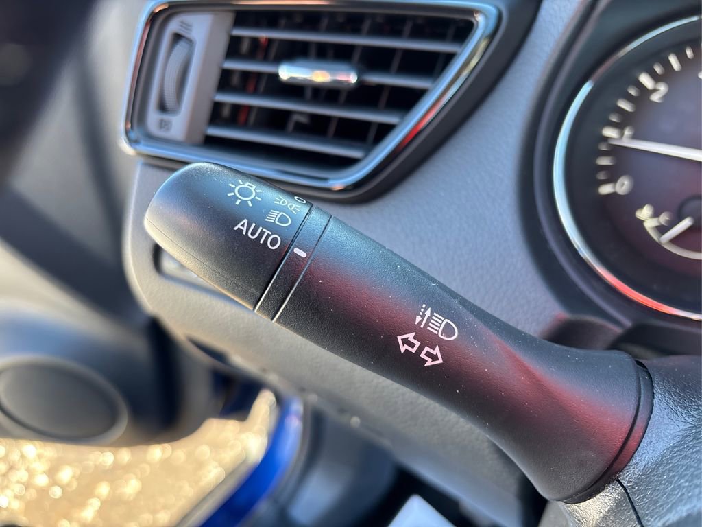 Used 2020 Nissan Rogue SV image 25