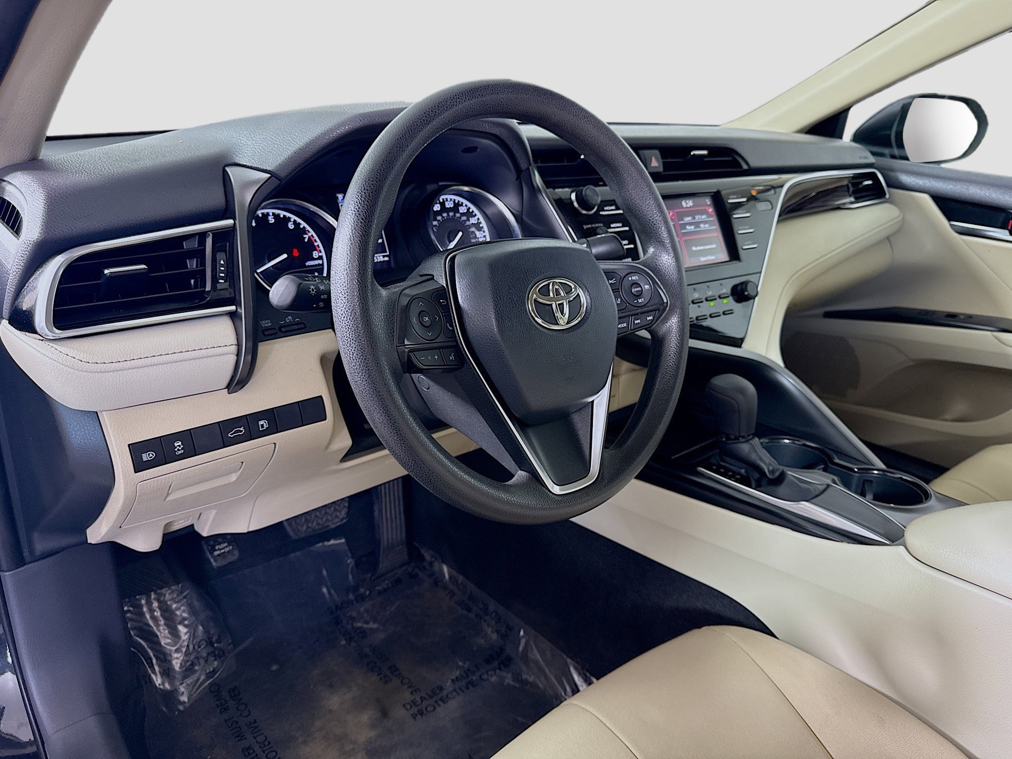 Used 2018 Toyota Camry LE w/ Convenience Package FWD image 23