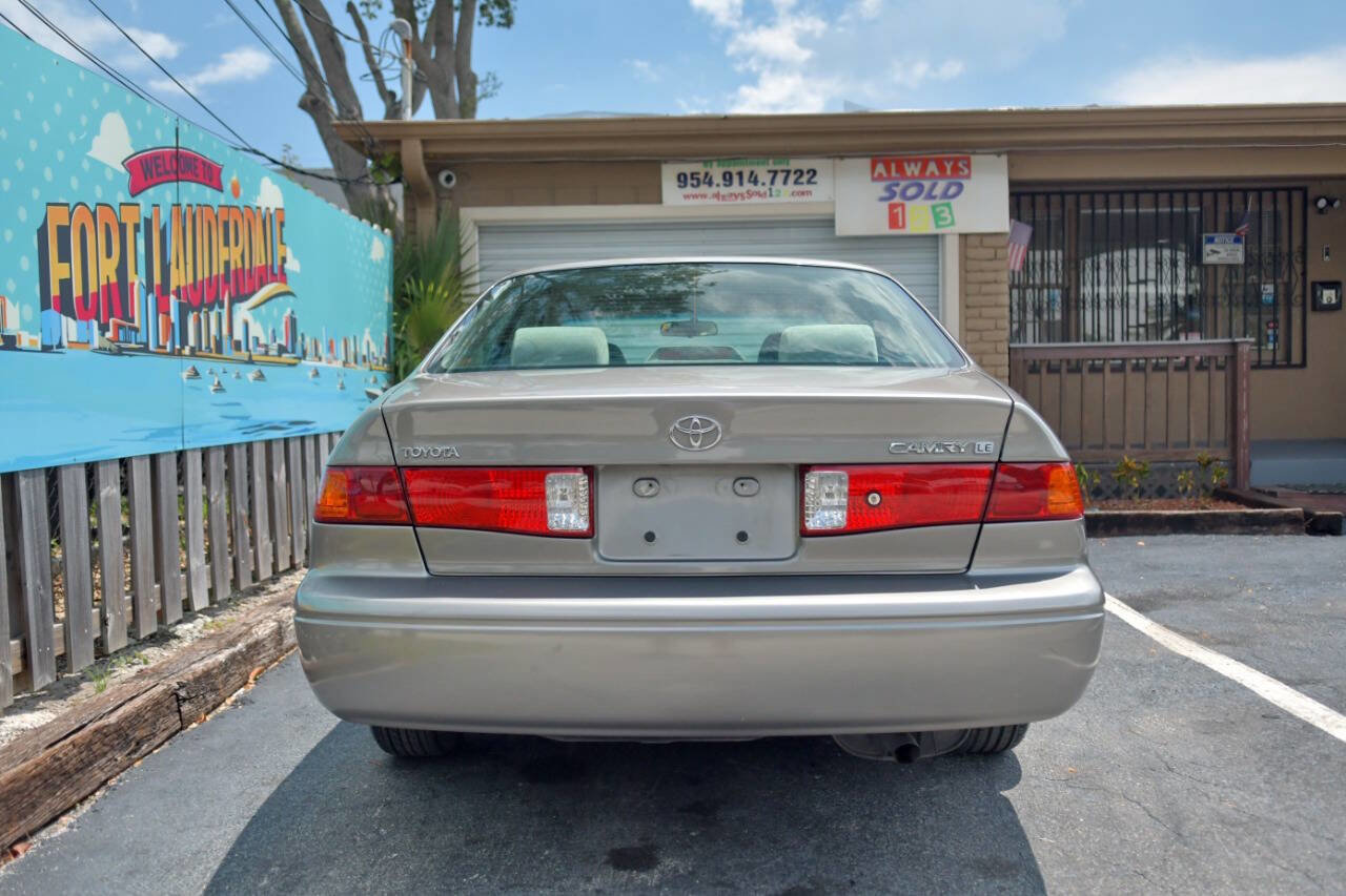 Used 2001 Toyota Camry XLE image 25