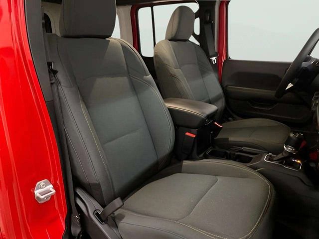 Used 2025 Jeep Wrangler Unlimited Sahara w/ Safety Group AWD/4WD image 84