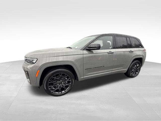 New 2027 Jeep Grand Cherokee Summit AWD/4WD image 3