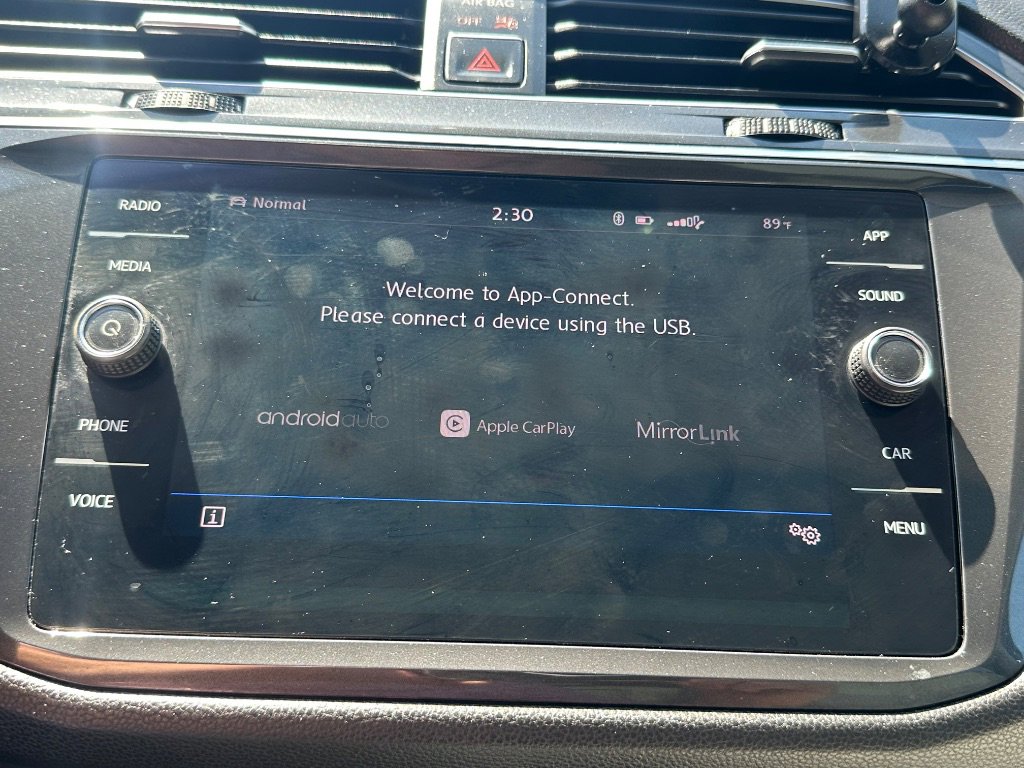 Used 2018 Volkswagen Tiguan SE w/ Panoramic Sunroof Package AWD/4WD image 27