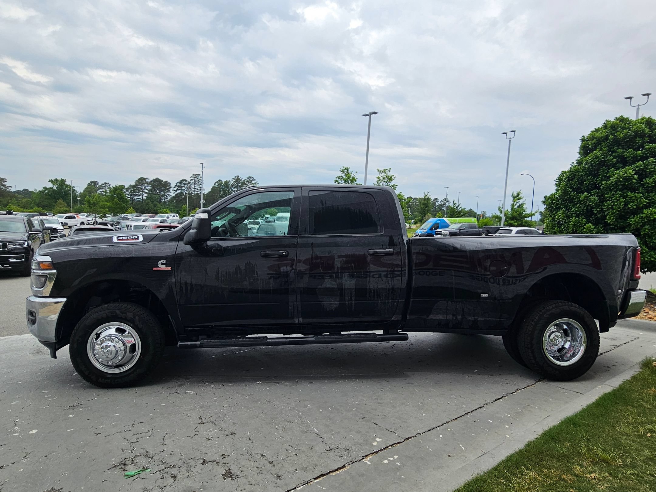 New 2026 RAM 3500 Tradesman AWD/4WD image 4