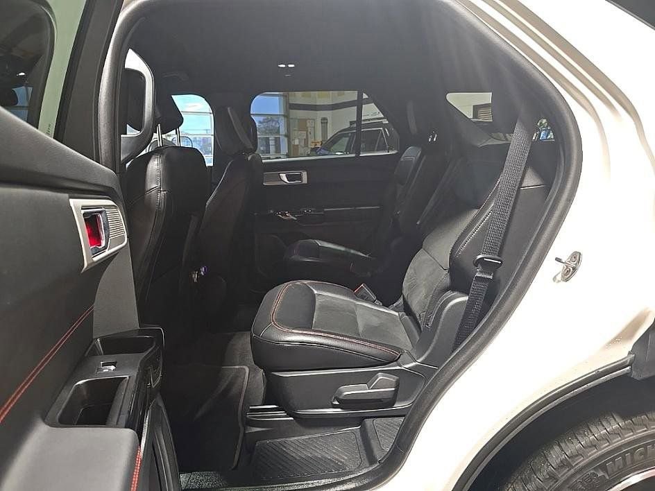 Used 2023 Ford Explorer ST-Line image 26
