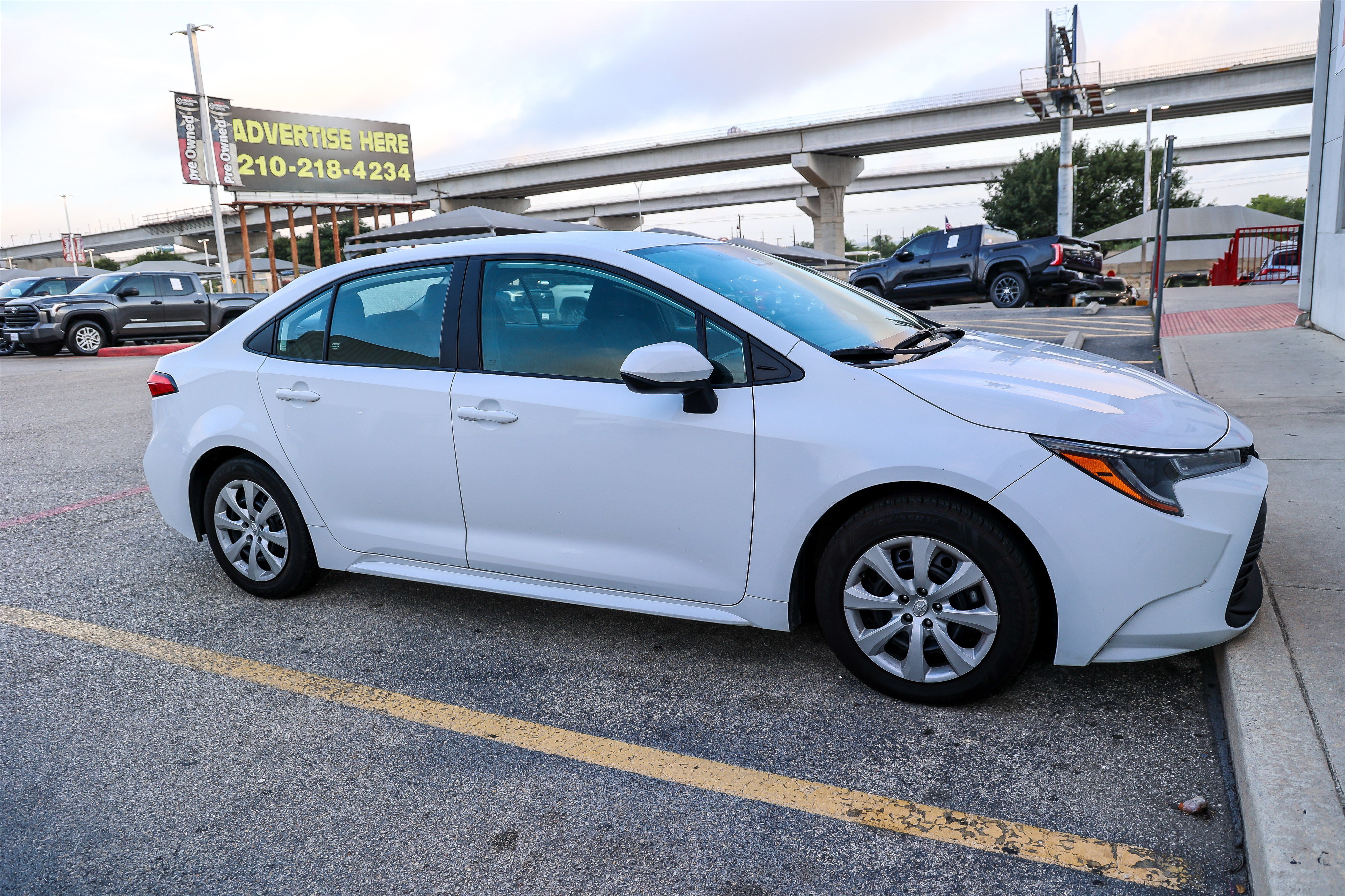 Used 2024 Toyota Corolla LE FWD image 6