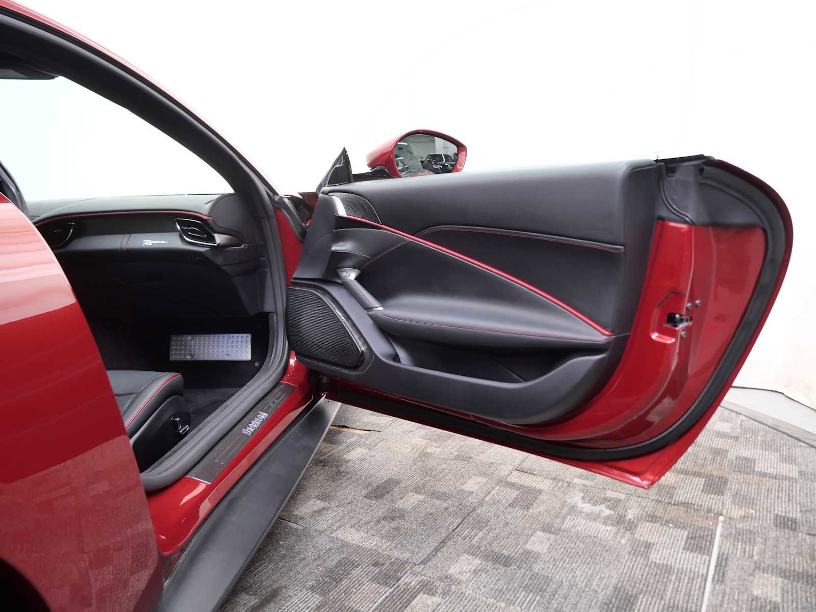 Certified 2021 Ferrari Roma RWD image 12