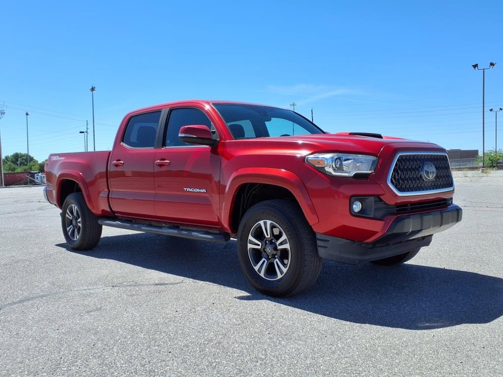 Used 2019 Toyota Tacoma TRD Sport image 2